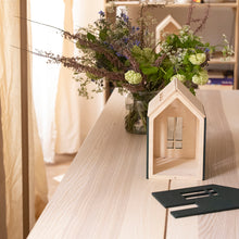 Afbeelding in Gallery-weergave laden, Houten huisje met magneten - Forest - L