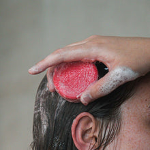 Afbeelding in Gallery-weergave laden, Cinnamon Roll Shampoo Bar – 70g