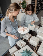 Afbeelding in Gallery-weergave laden, Wandvaasje Johanna - Blauw