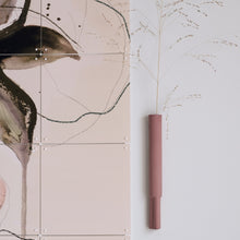 Afbeelding in Gallery-weergave laden, Wandvaasje Cornelia - Kers