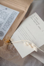 Afbeelding in Gallery-weergave laden, Een doosje troost