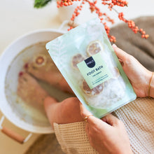 Afbeelding in Gallery-weergave laden, Voetenbad - Pineut