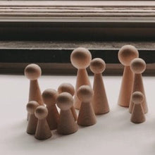Afbeelding in Gallery-weergave laden, Houten familie - set van 12