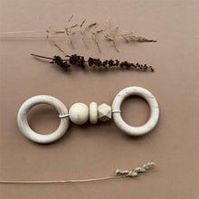 Afbeelding in Gallery-weergave laden, Bezisa - Houten rammelaar naturel