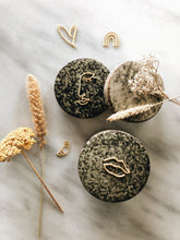 Afbeelding in Gallery-weergave laden, Petit Pourri - strijkontwerp croissant