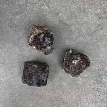 Afbeelding in Gallery-weergave laden, Rivsalt zoutstenen - zwart