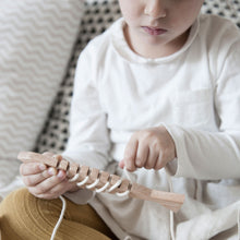 Afbeelding in Gallery-weergave laden, Wooden lacing anchovy