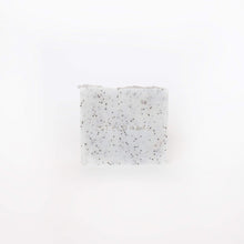 Afbeelding in Gallery-weergave laden, Scrubzeep met maanzaad van Zeeplokaal uit Utrecht