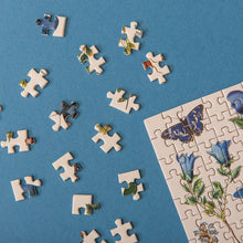 Afbeelding in Gallery-weergave laden, Blue biodiversity micropuzzel voor volwassenen met 150 stukjes van Londji
